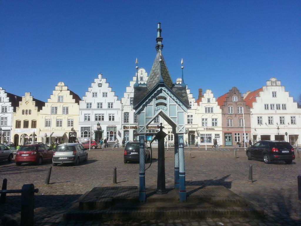 Hotel Pension Marktblick Friedrichstadt Exterior foto