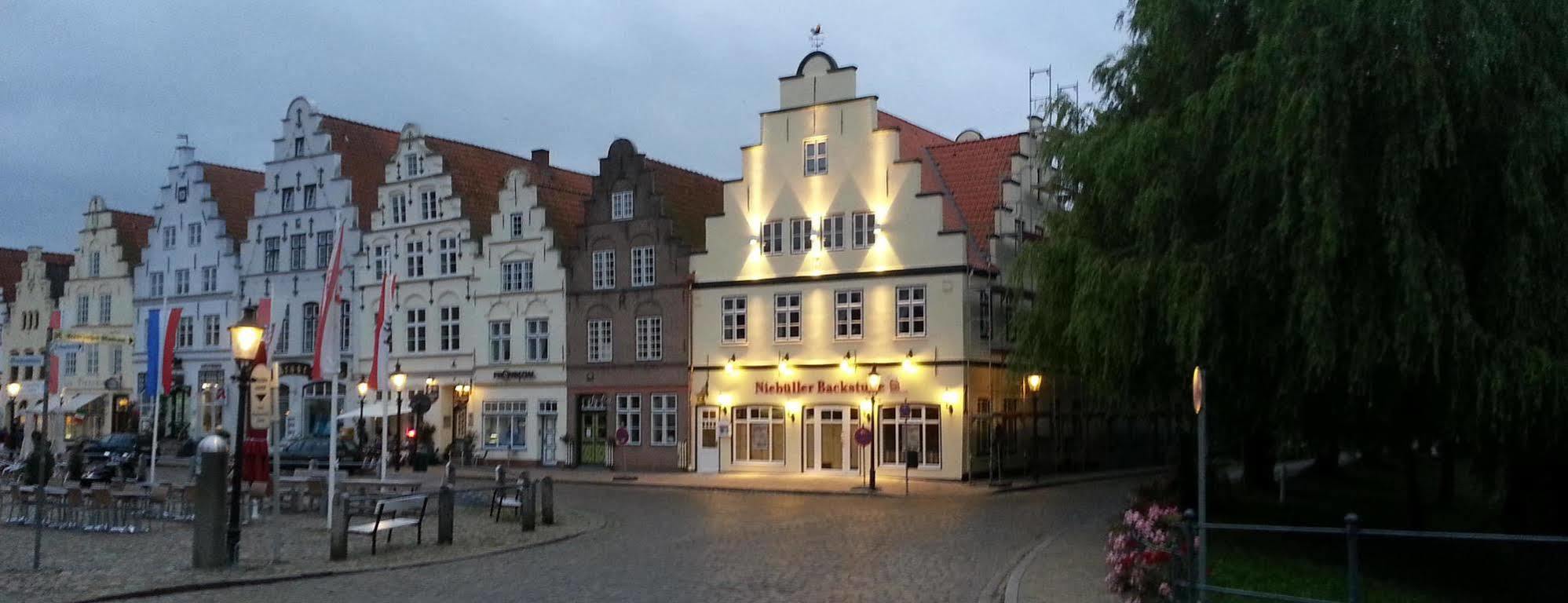 Hotel Pension Marktblick Friedrichstadt Exterior foto