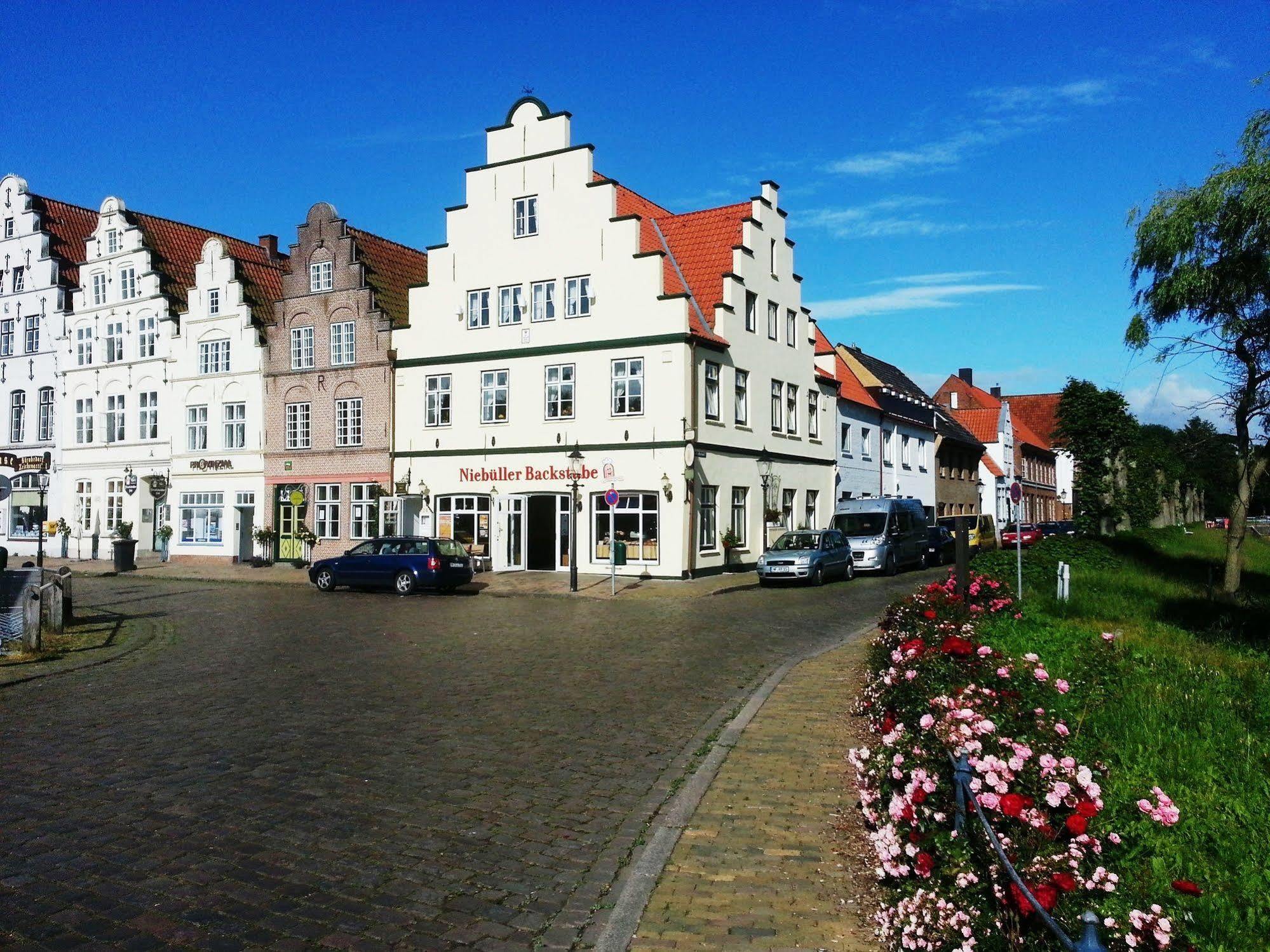 Hotel Pension Marktblick Friedrichstadt Exterior foto